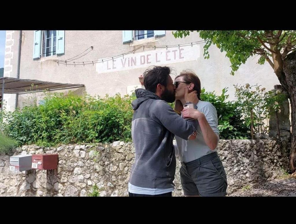Le Vin De L'Ete Bed & Breakfast Ponet-et-Saint-Auban Exterior photo
